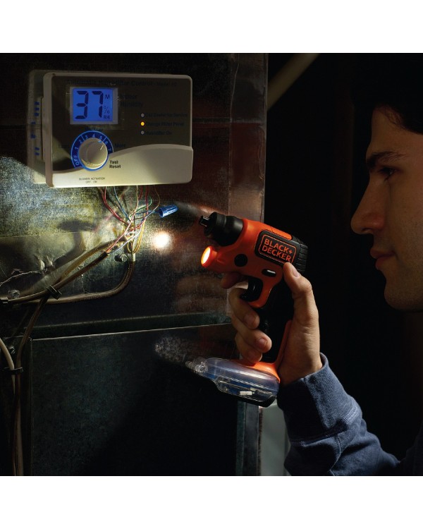 Отвертка аккумуляторная BLACK+DECKER BDCSFS30C