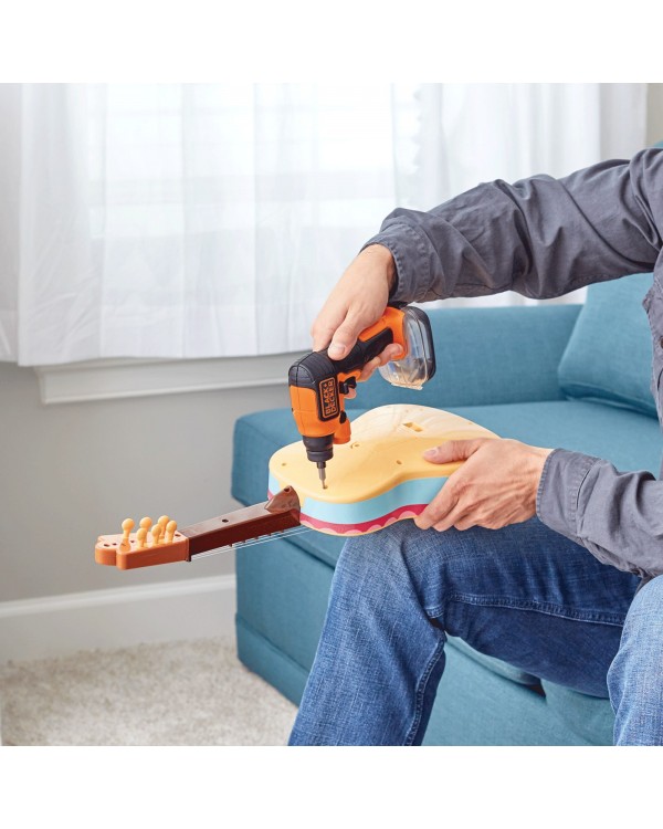Отвертка аккумуляторная BLACK+DECKER BDCSFS30C